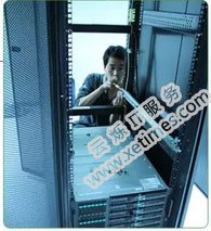 中冶集團(tuán)機(jī)房搬遷項(xiàng)目現(xiàn)場(chǎng)機(jī)房設(shè)備上架